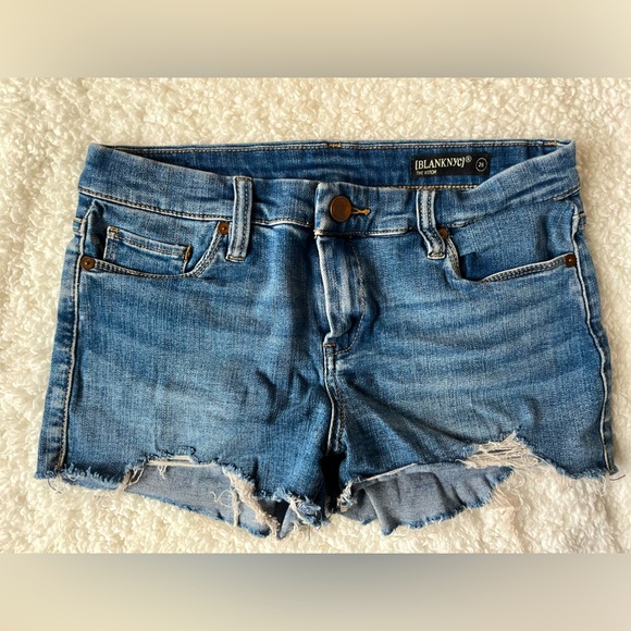Distressed Cut off denim shorts / California closet staple! - Picture 1 of 3